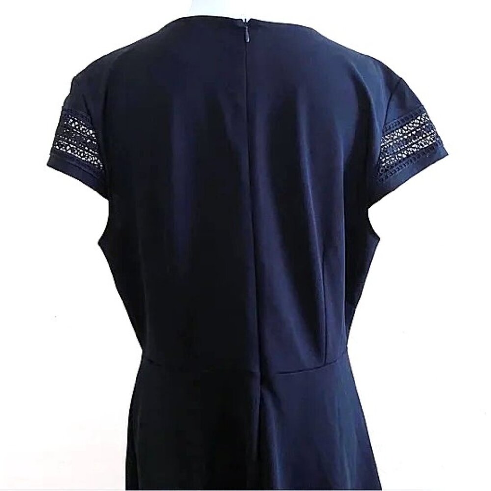 H&M black fit and flare with embroidered details - Picture 3 of 8